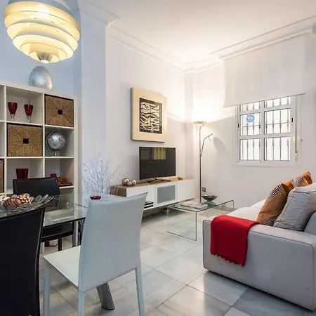 Sun Apartment *